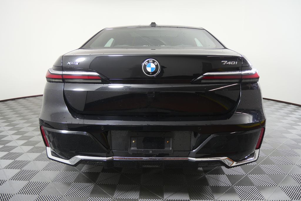 Thumbnail: 2024 BMW 7 Series - 4