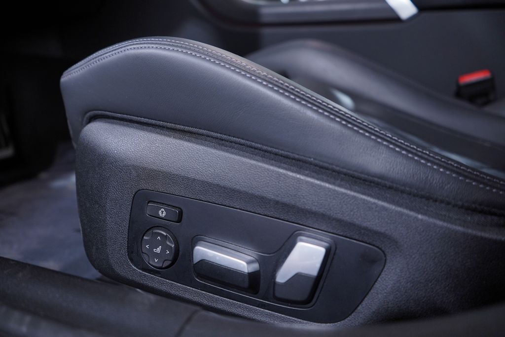 Thumbnail: 2023 BMW M8 - 19