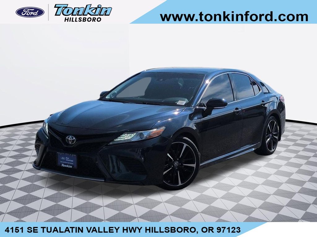 2018 Toyota Camry Verde Azulado (Galactic Aqua Mica) Sedán Tracción delantera 8 velocidades Automática