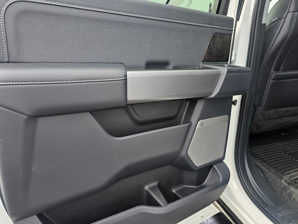 New 2025 White Ford Lariat image 19