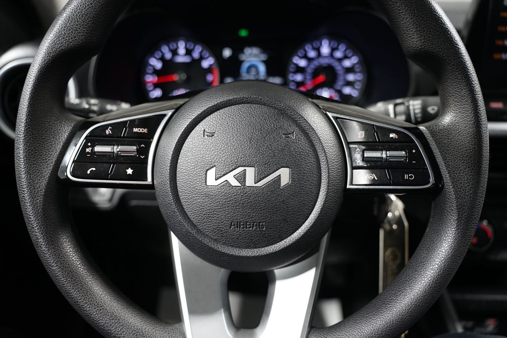 2023 Kia Forte LXS 12