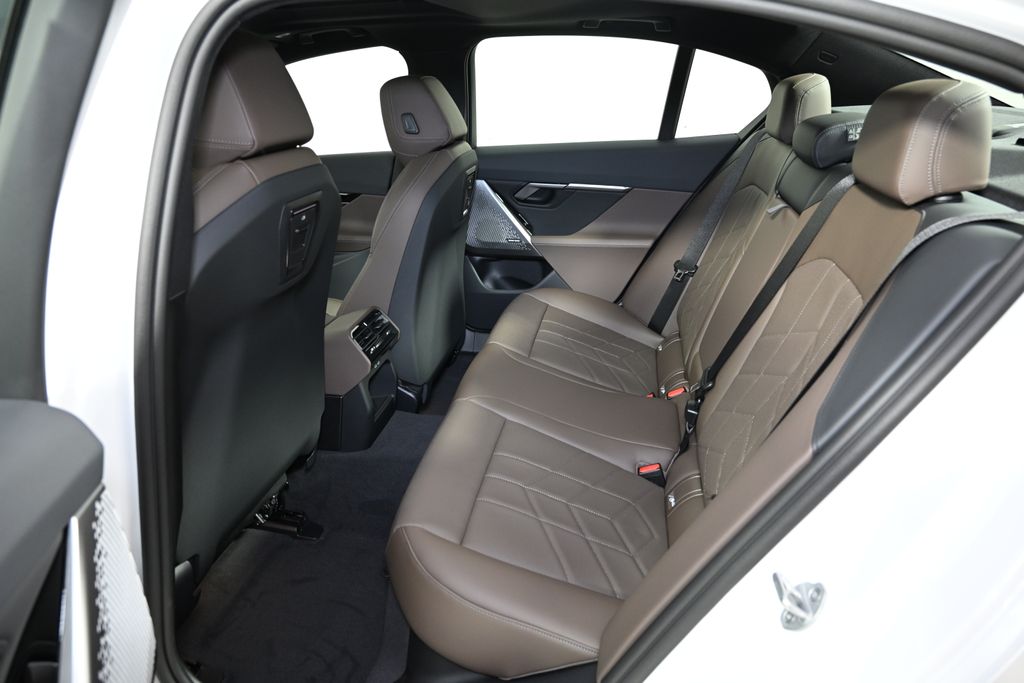 Thumbnail: 2026 BMW 5 Series - 24