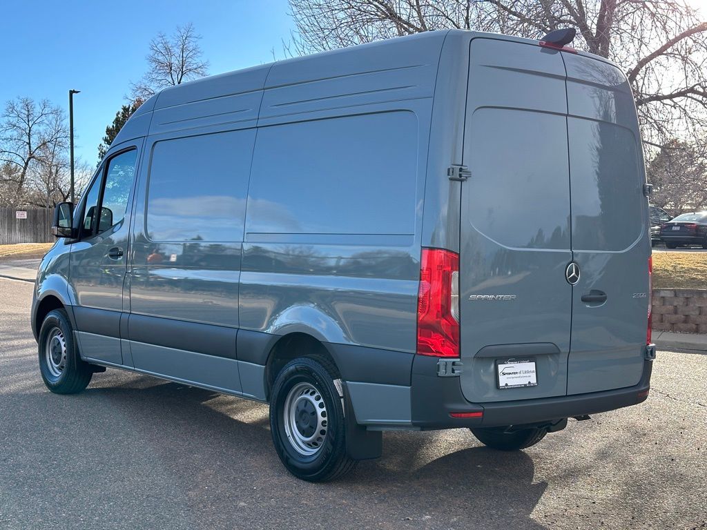 2024 Mercedes-Benz Sprinter 2500 Cargo 144 WB 2