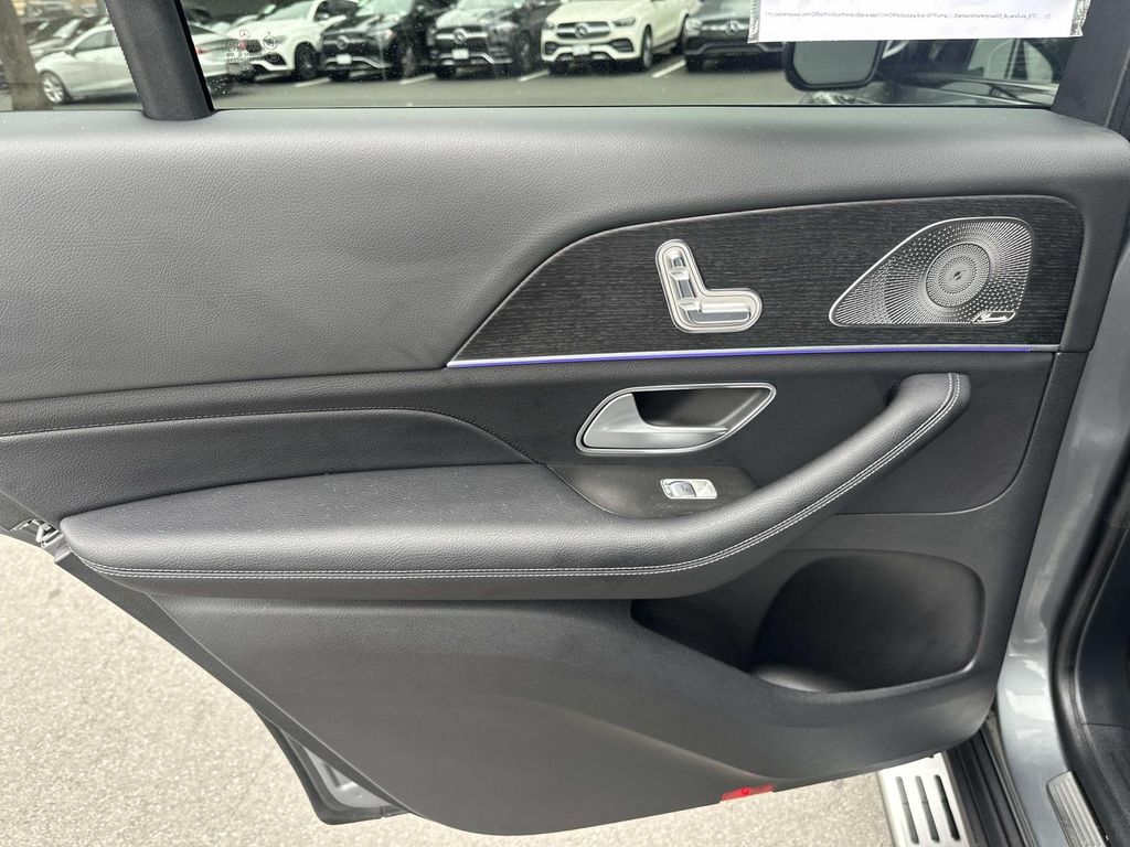 Thumbnail: 2024 Mercedes-Benz GLS - 32