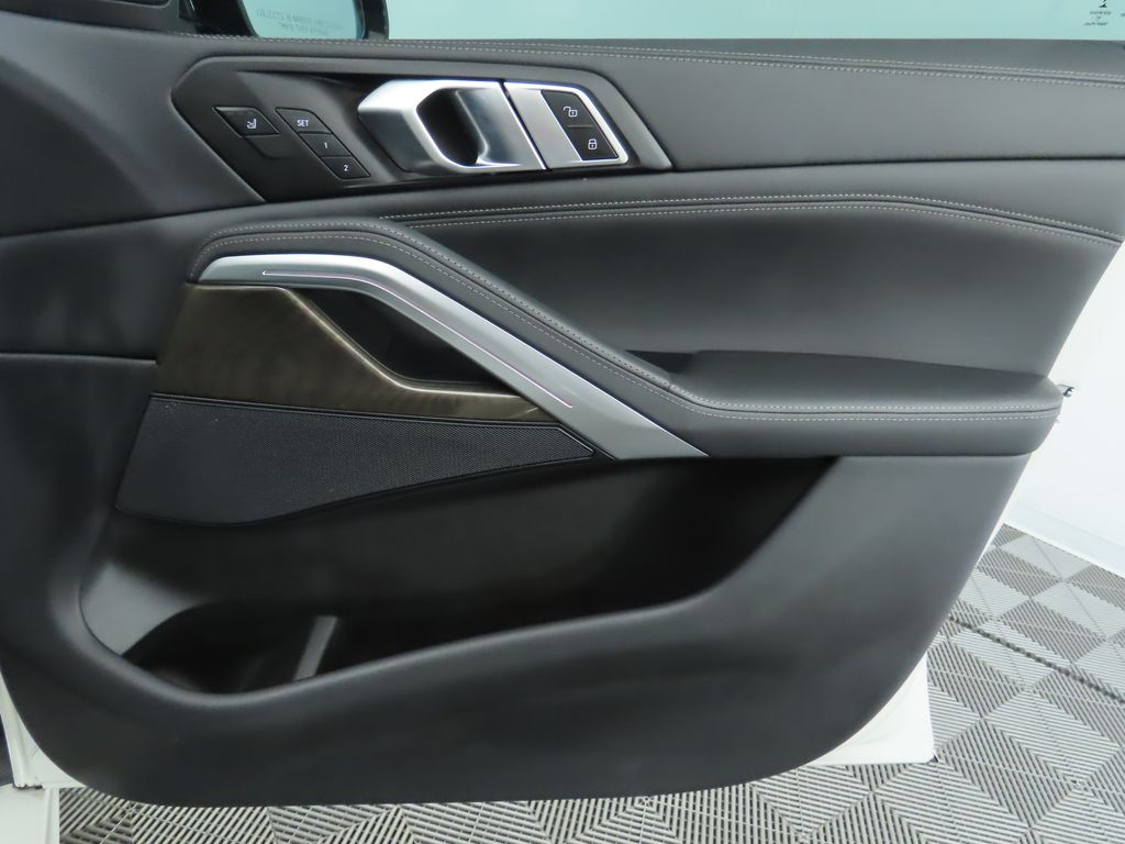 Thumbnail: 2022 BMW X6 - 26