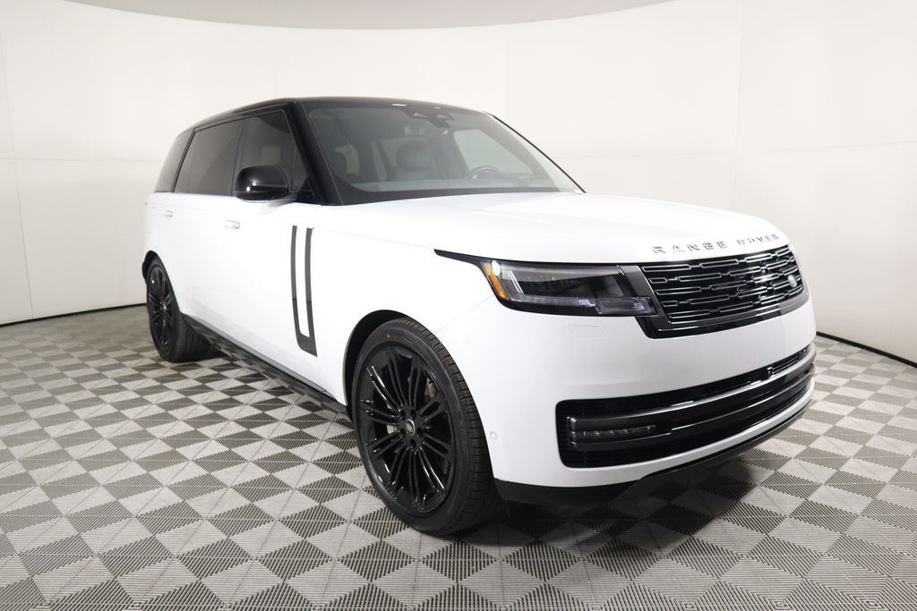 2025 Land Rover Range Rover SE 3