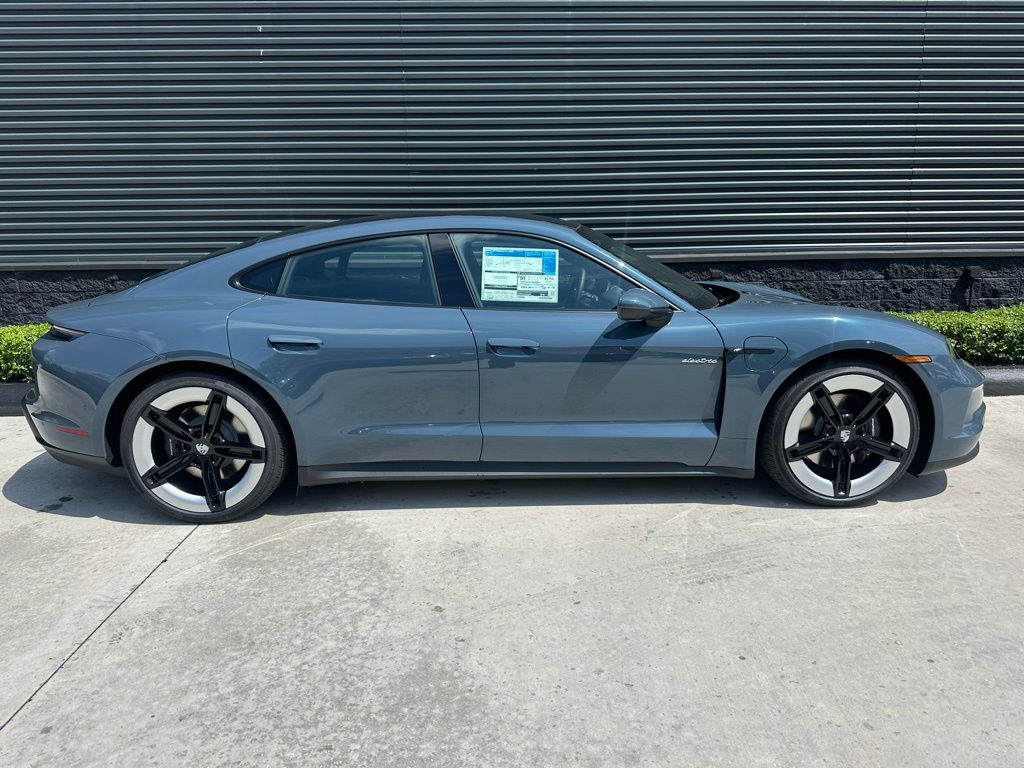 Thumbnail: 2026 Porsche Taycan - 9