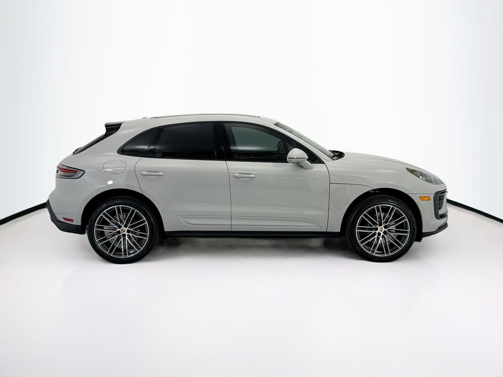 Thumbnail: 2026 Porsche Macan - 8