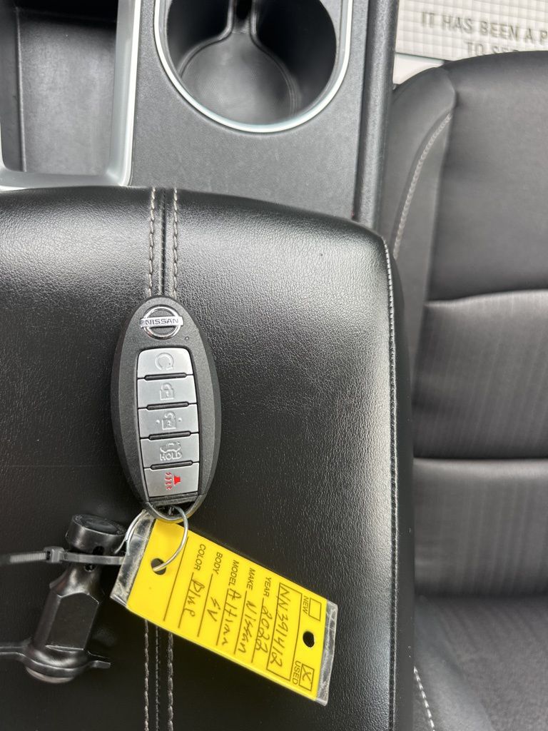 2022 Storm Blue Metallic Nissan Altima 2.5 SV FWD Sedan