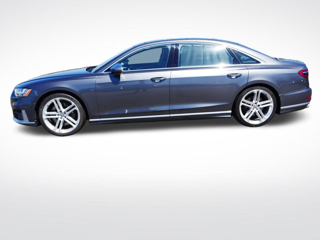 Thumbnail: 2020 Audi S8 - 2