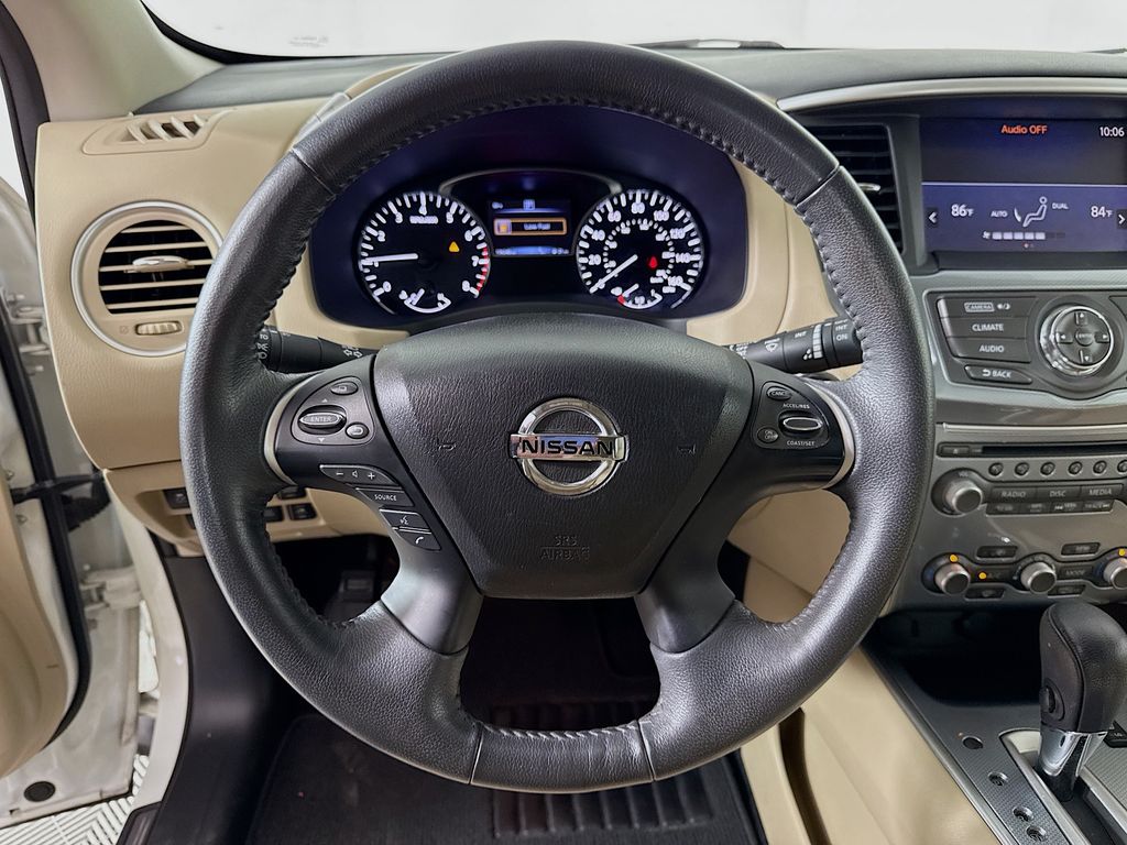 Thumbnail: 2017 Nissan Pathfinder - 11