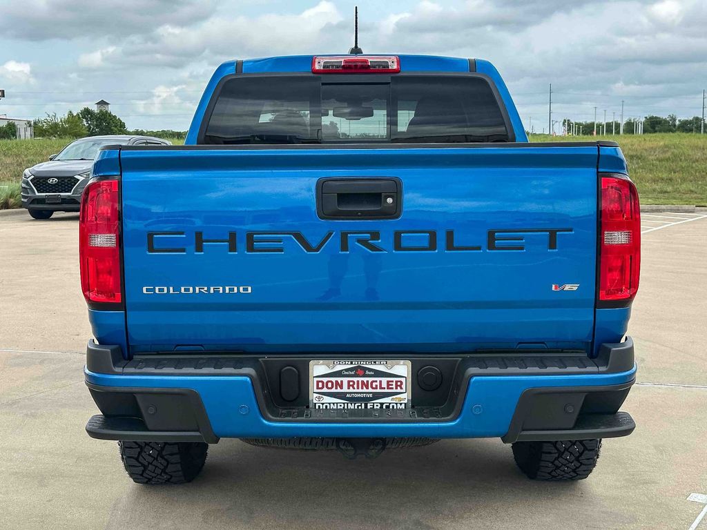 View vehicle photo 4