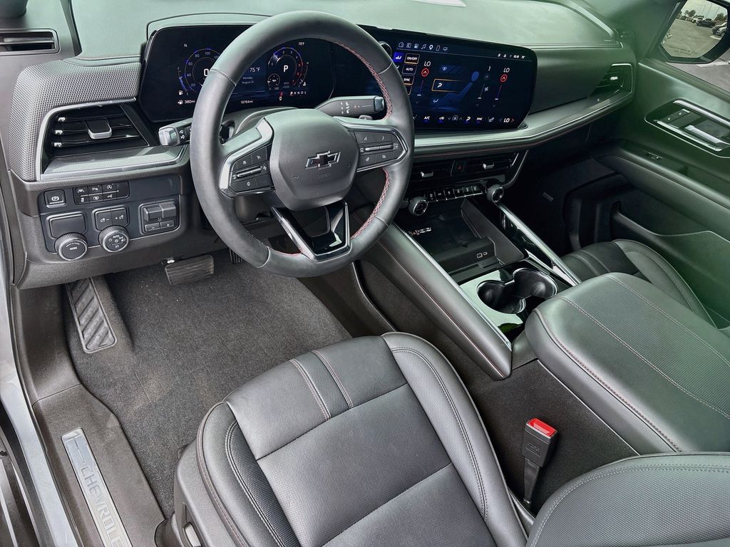 Thumbnail: 2025 Chevrolet Suburban - 9
