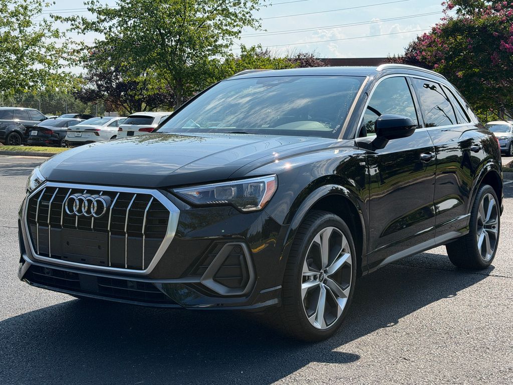 Thumbnail: 2021 Audi Q3 - 3
