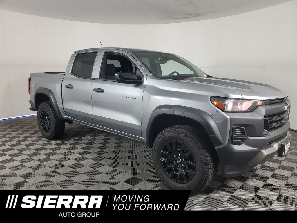 Sterling Gray Metallic 2024 Chevrolet Colorado Pickup Truck Four-Wheel Drive 8-Speed Automatic