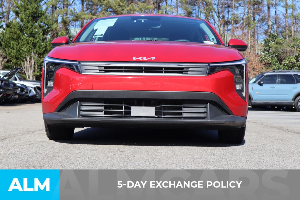 Used 2025 Red Kia LXS image 4
