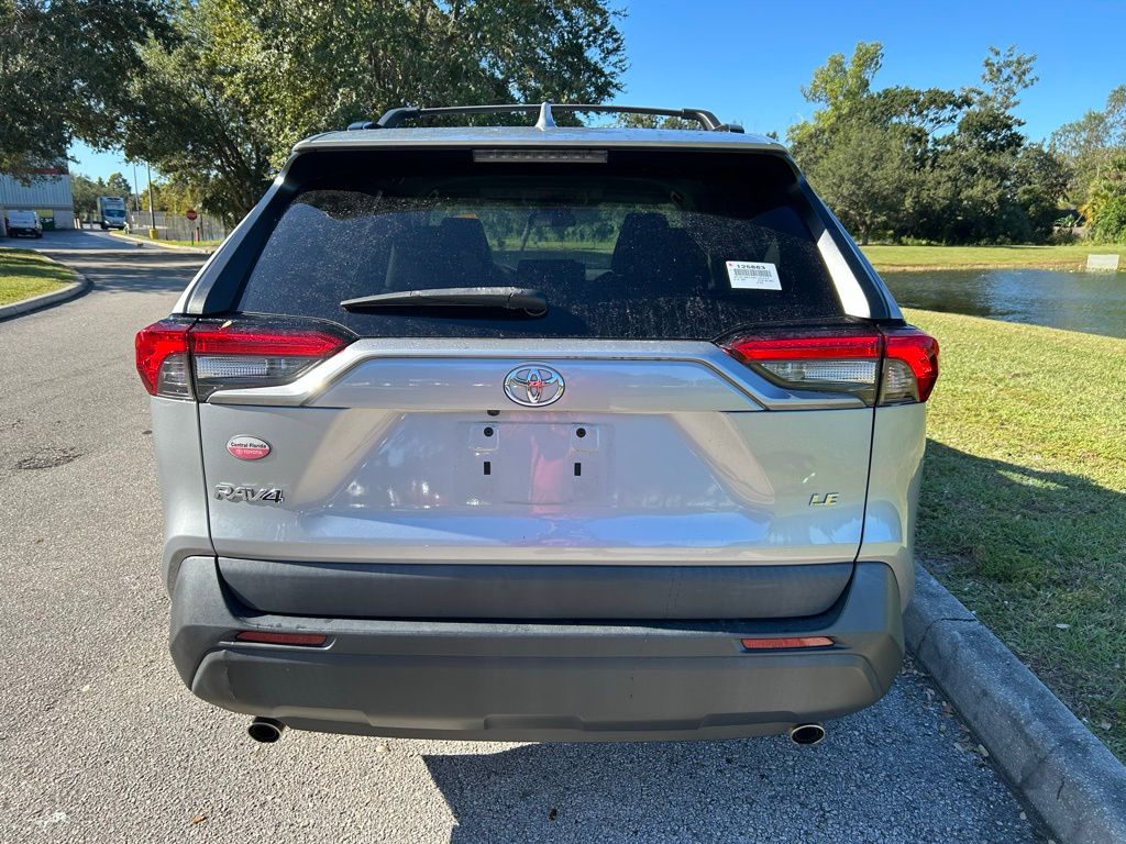 Thumbnail: 2021 Toyota RAV4 - 4