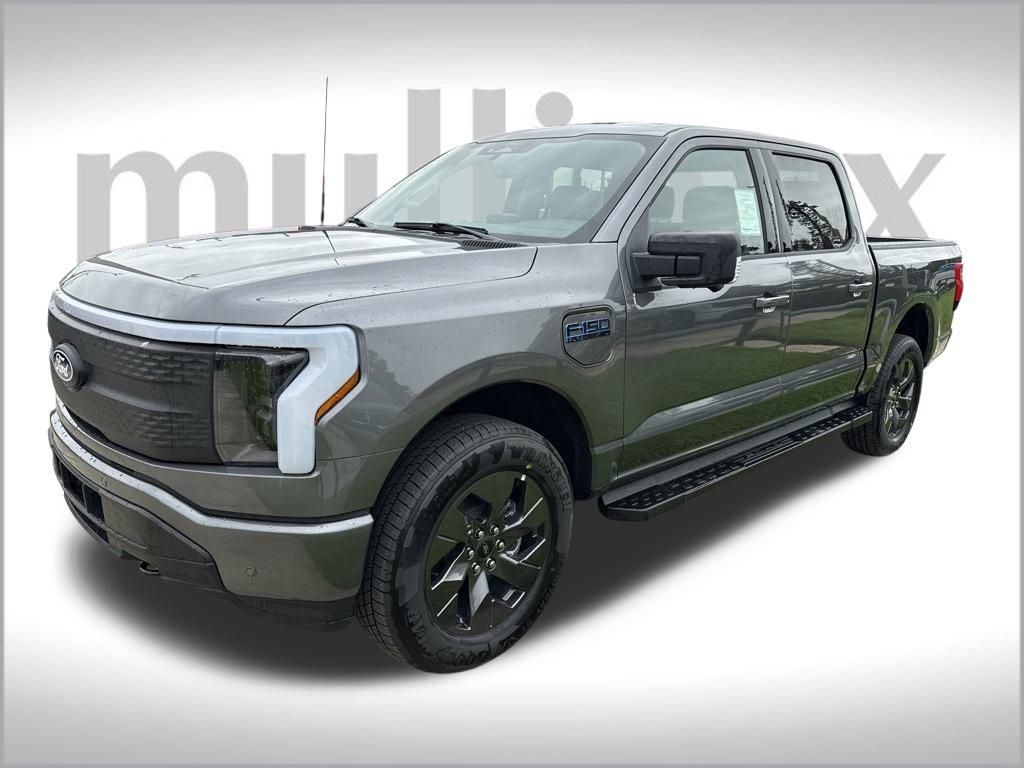 2025 Ford F-150 Lightning photo 10