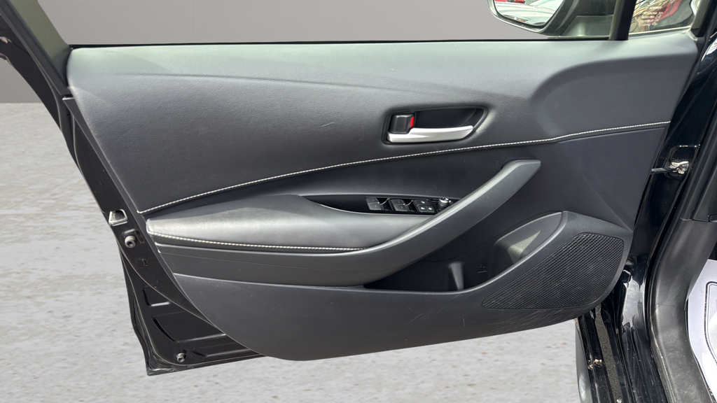 2020 Toyota Corolla Hatchback SE Nightshade Edition - 9