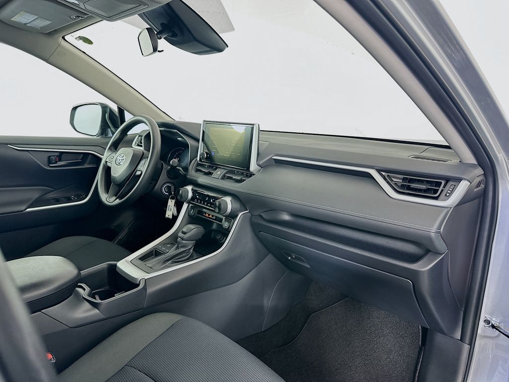 Thumbnail: 2025 Toyota RAV4 - 28