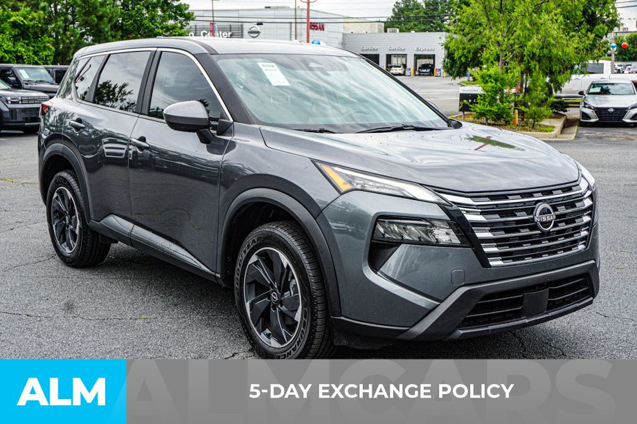 Used 2025 Gray Nissan SV image 3