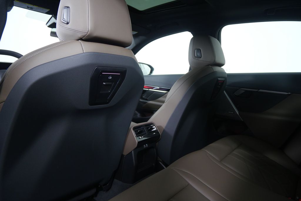 Thumbnail: 2025 BMW 5 Series - 20