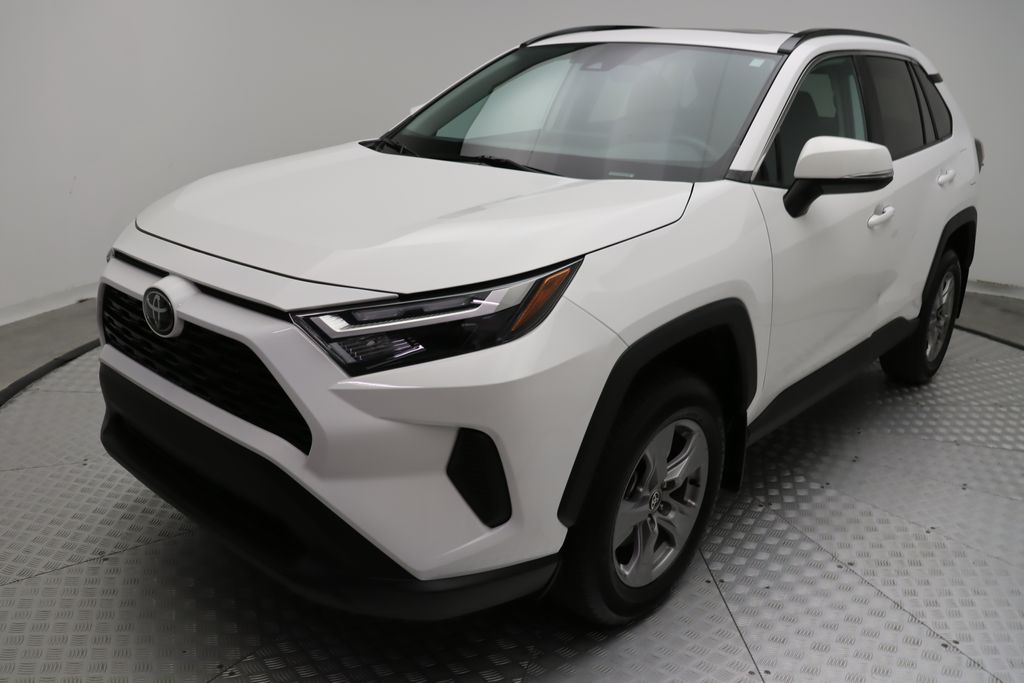 2024 Toyota RAV4 XLE 2
