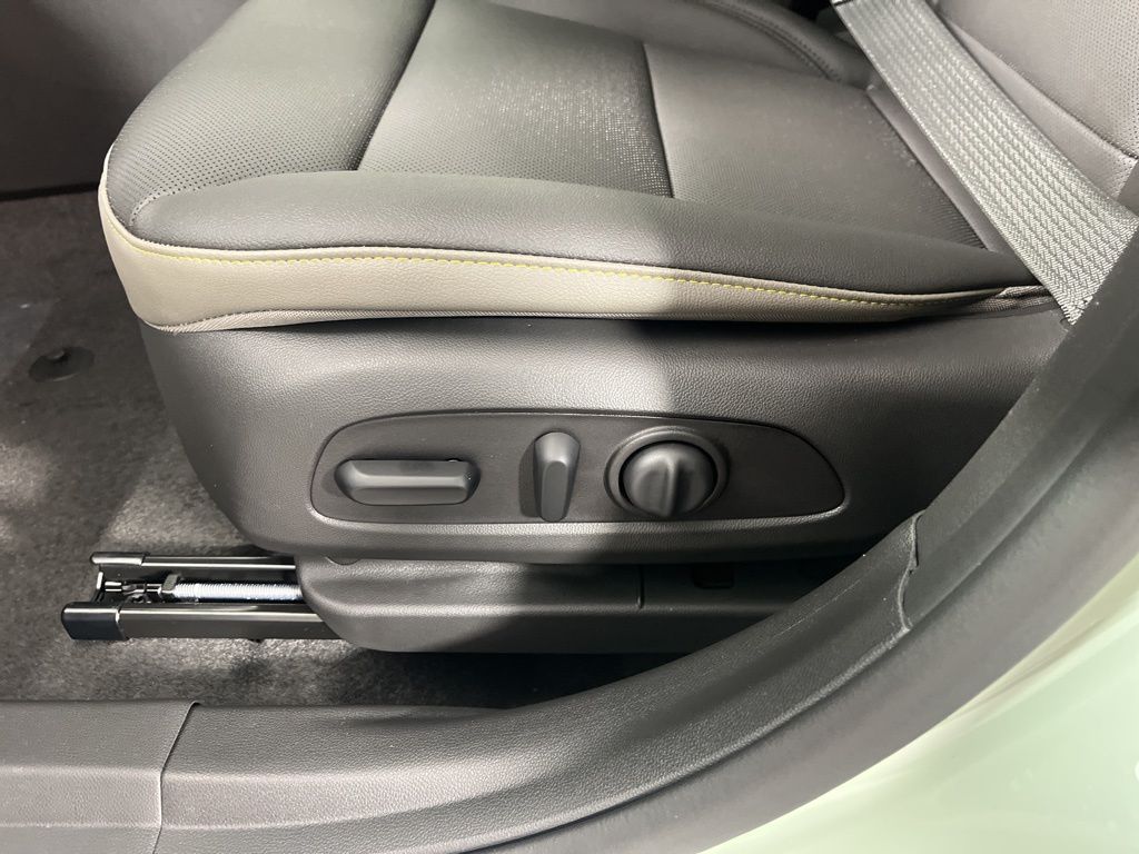 Thumbnail: 2026 Chevrolet Trax - 23