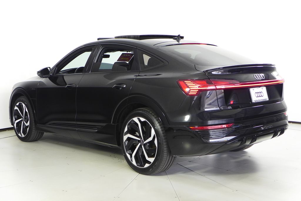 Thumbnail: 2024 Audi Q8 e-tron - 9