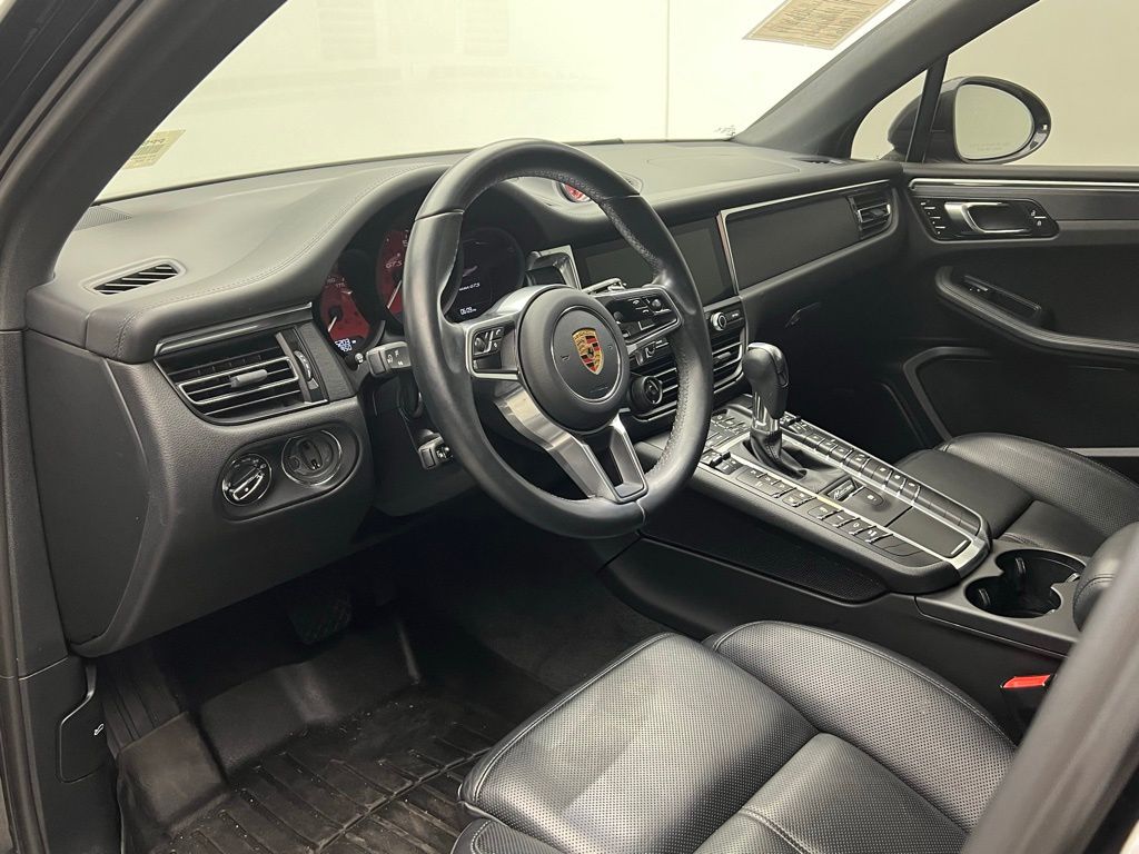 Thumbnail: 2021 Porsche Macan - 4