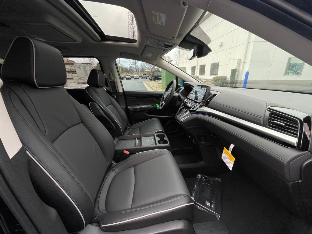Thumbnail: 2026 Honda Odyssey - 30