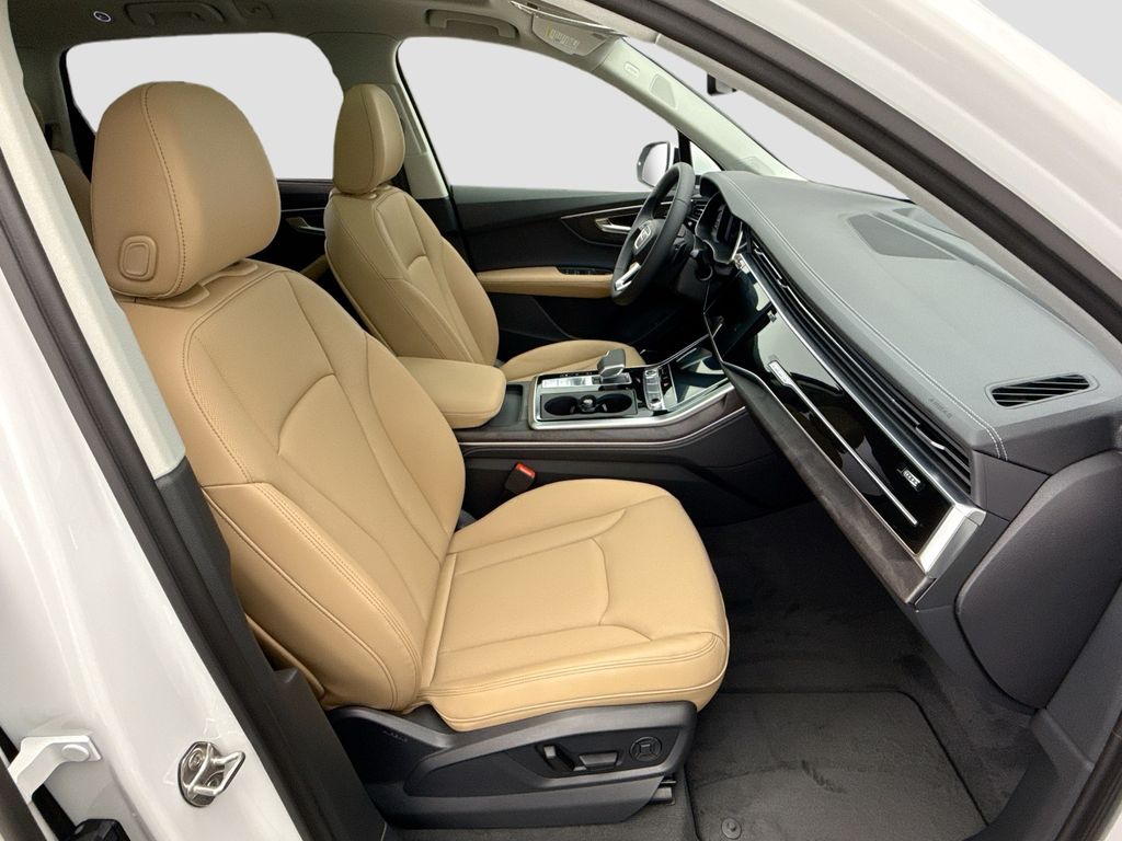 Thumbnail: 2026 Audi Q7 - 20