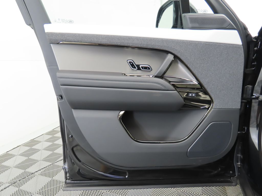 2025 Land Rover Range Rover Sport Dynamic 26