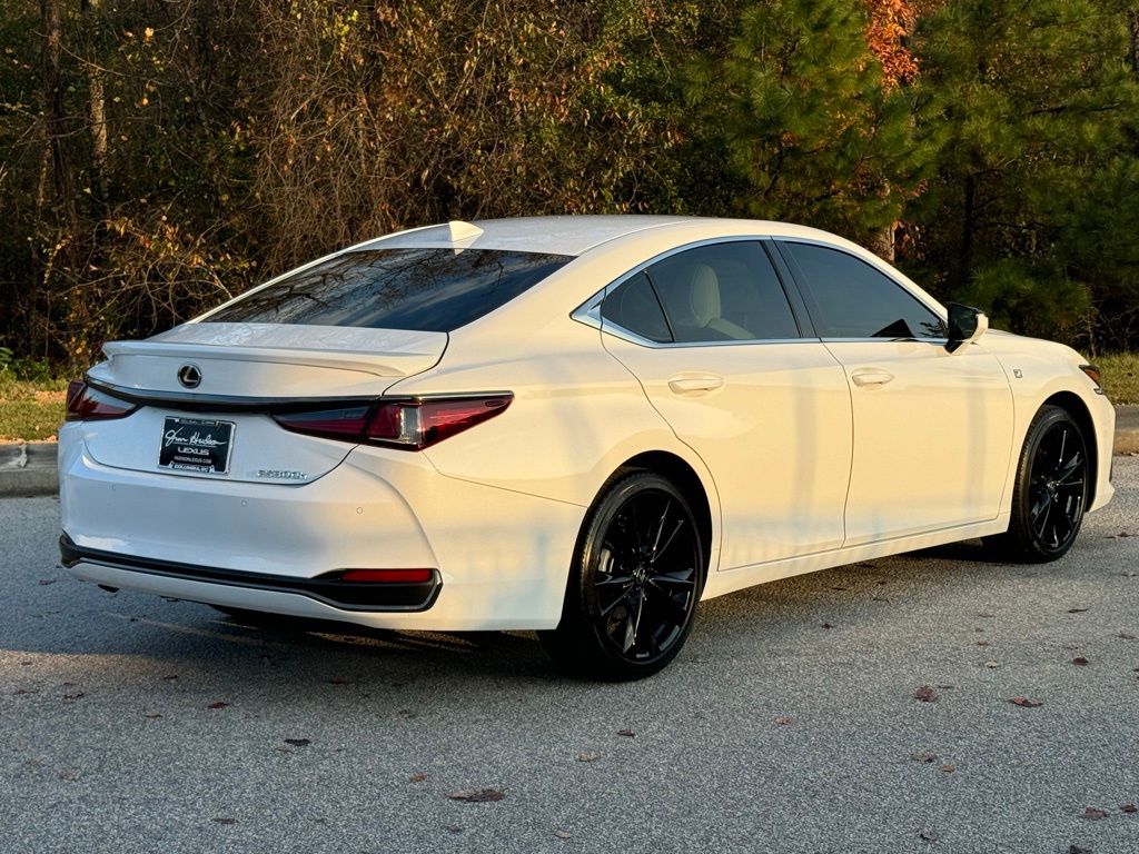 2024 Lexus ES 300h F SPORT Handling 14