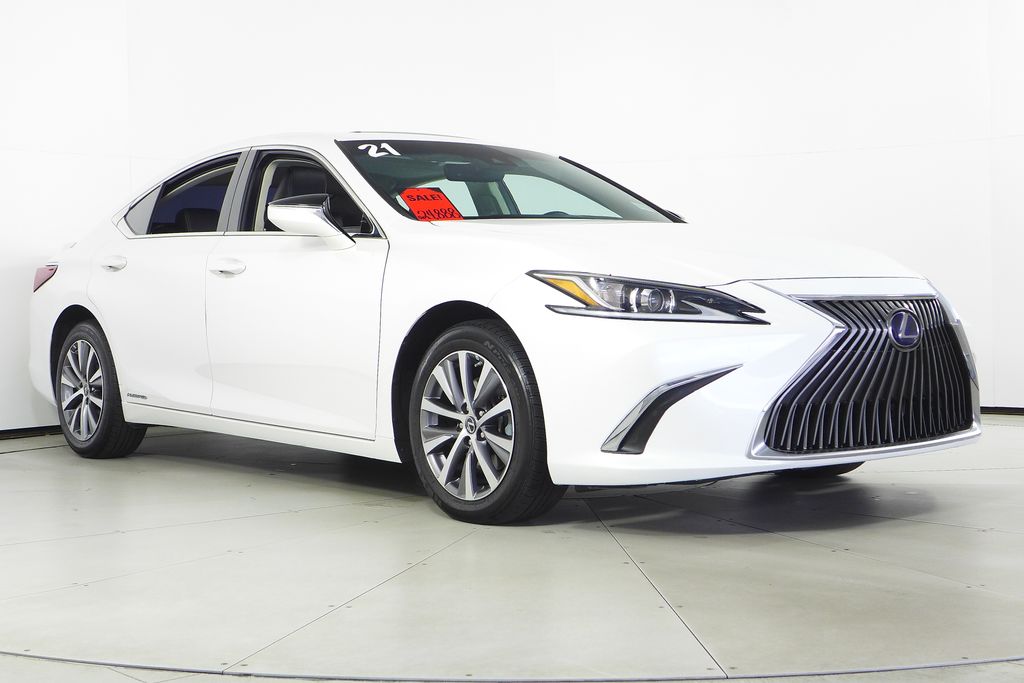 Thumbnail: 2021 Lexus ES - 4
