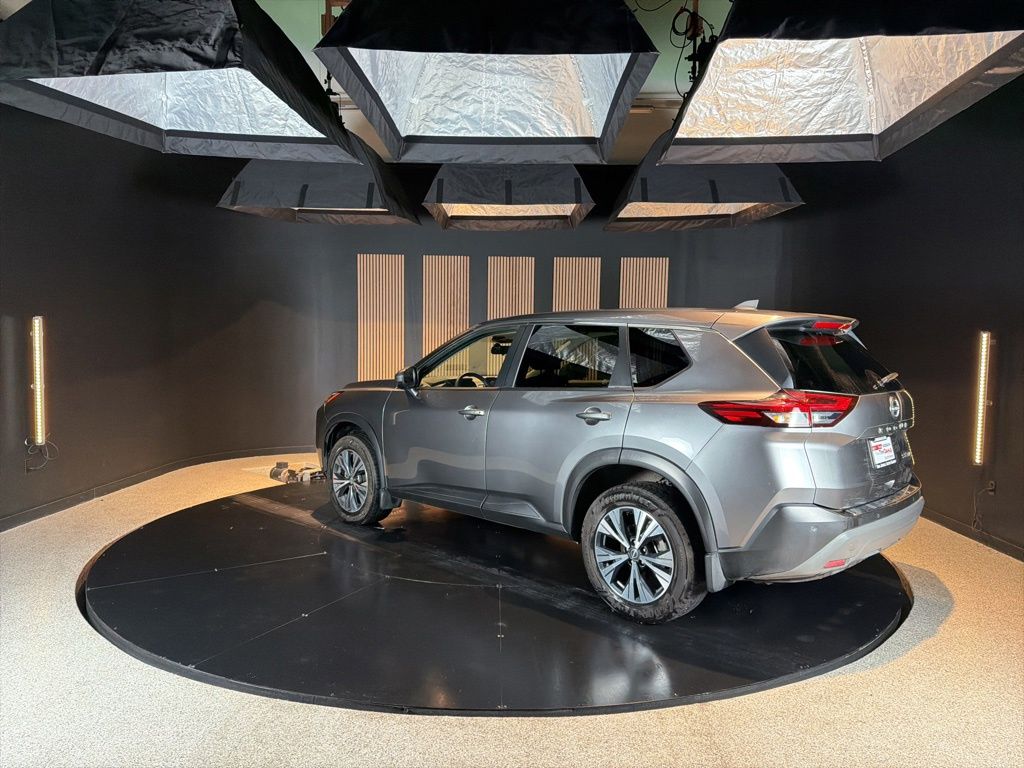 View vehicle photo 3