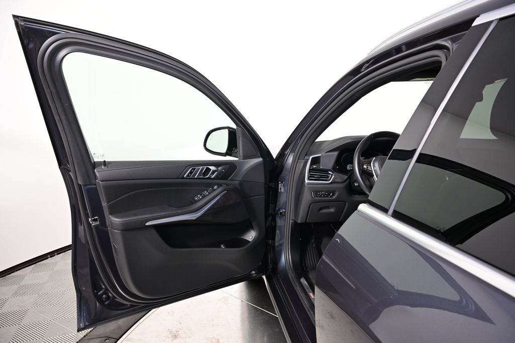 Thumbnail: 2022 BMW X5 - 21