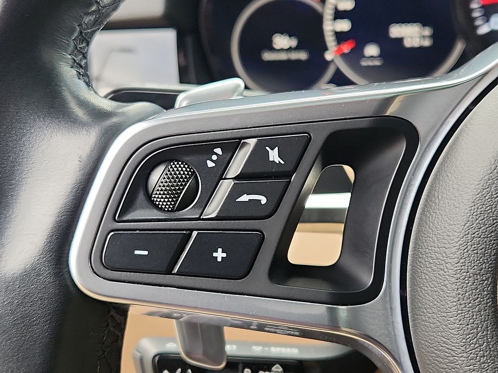 Thumbnail: 2022 Porsche Cayenne - 22