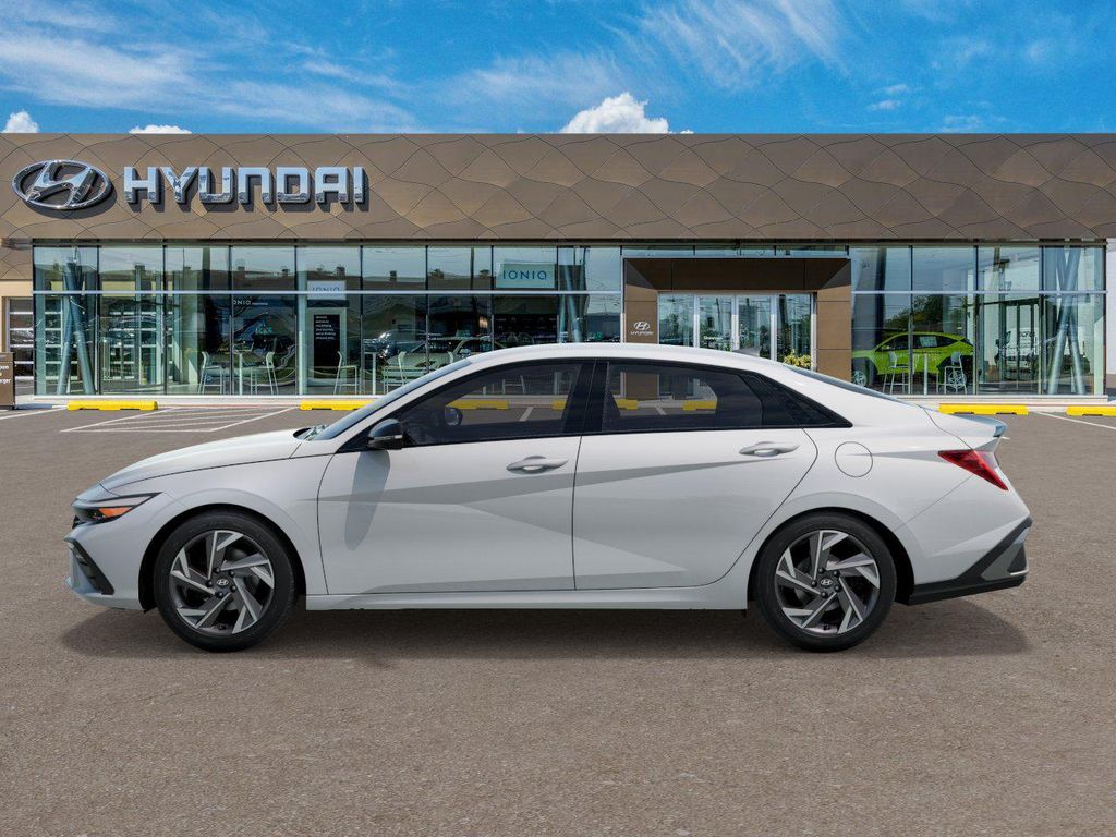 2025 Hyundai Elantra Sport 3