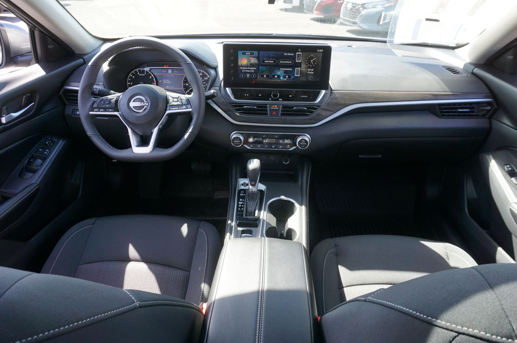 2025 Nissan Altima 2.5 SV 11