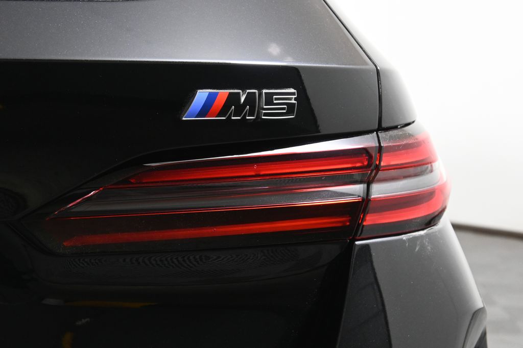 Thumbnail: 2026 BMW M5 - 13