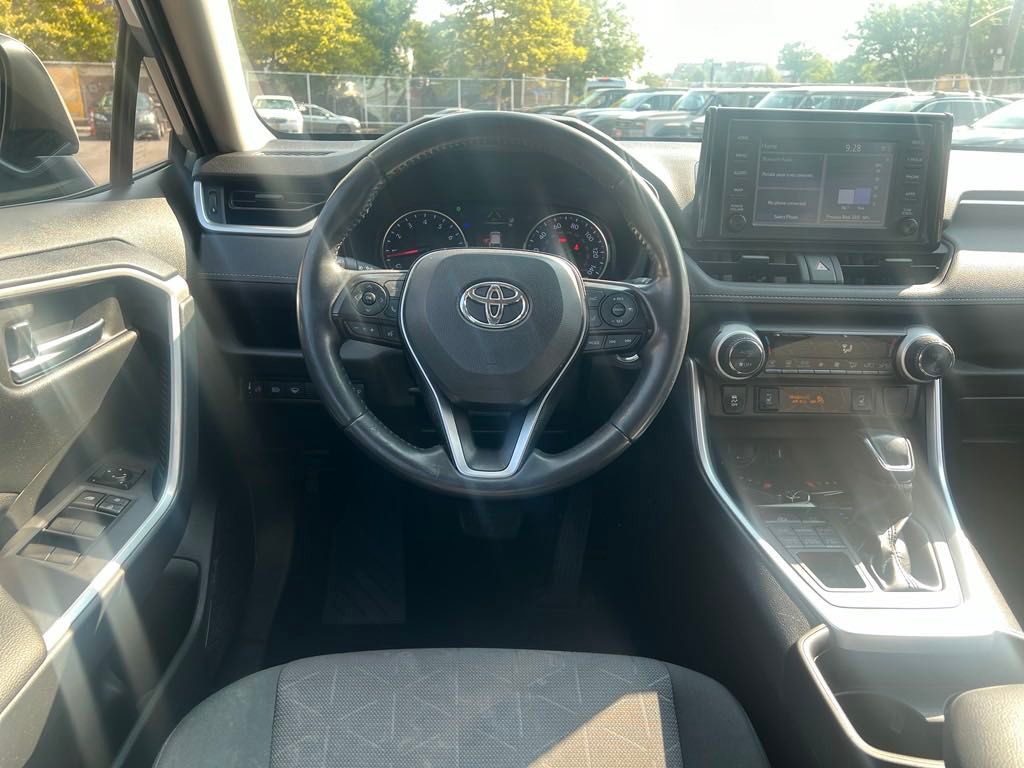 2019 Toyota RAV4 XLE 13