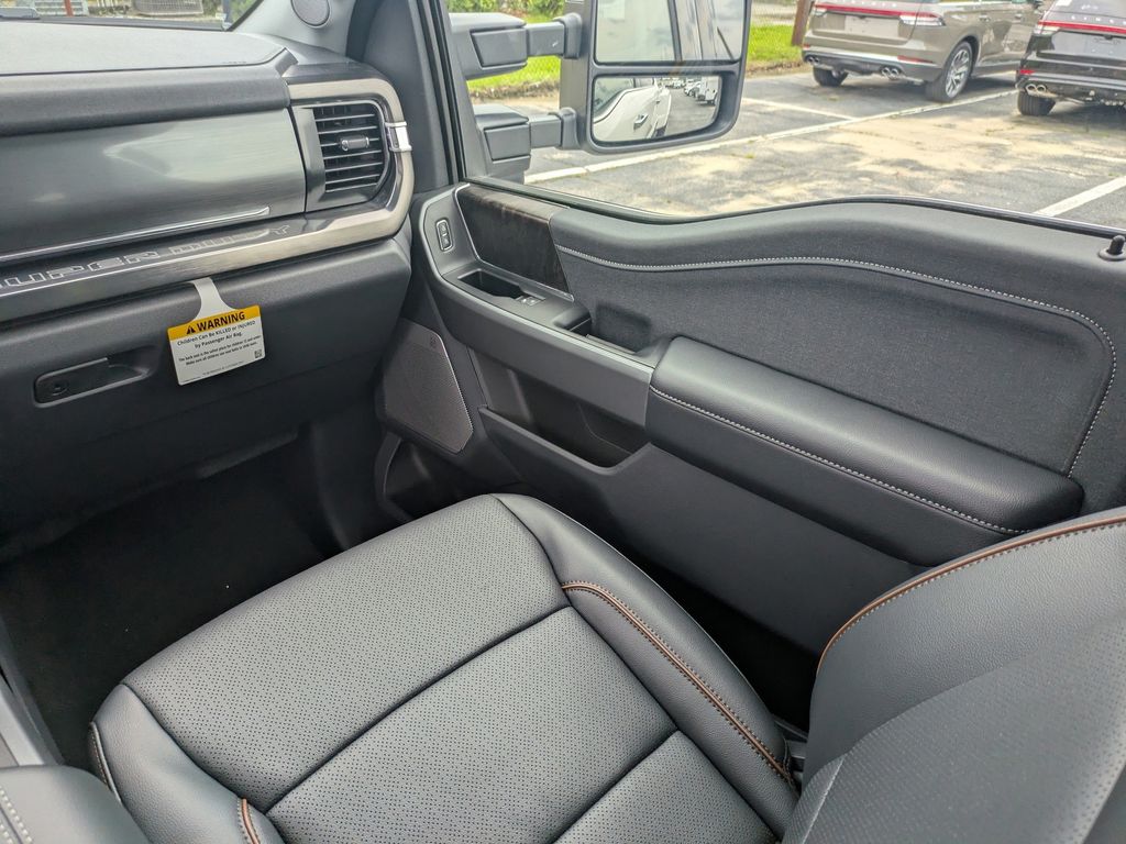2026 Ford F-350 Super Duty LARIAT