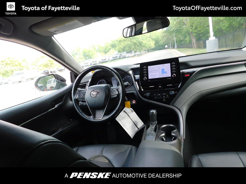 2023 Toyota Camry SE 3