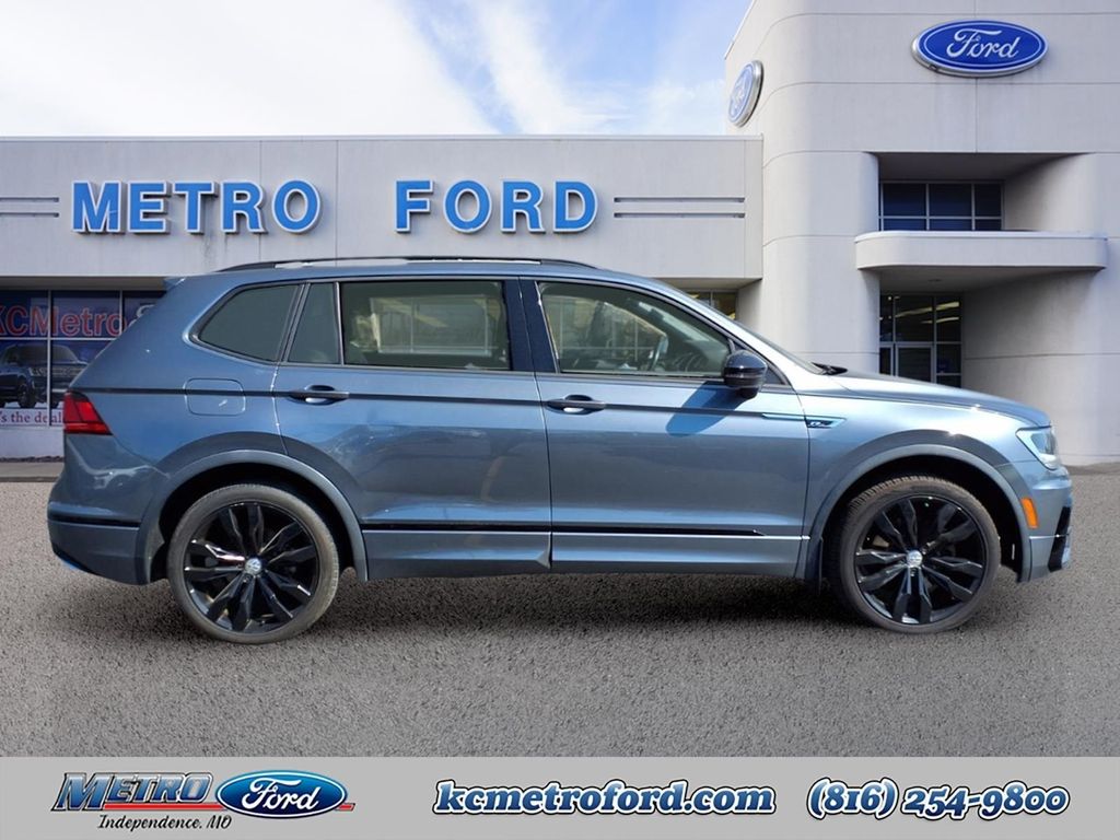 Used 2020 Volkswagen Tiguan SE R-LINE BLACK with VIN 3VV3B7AX2LM148729 for sale in Kansas City