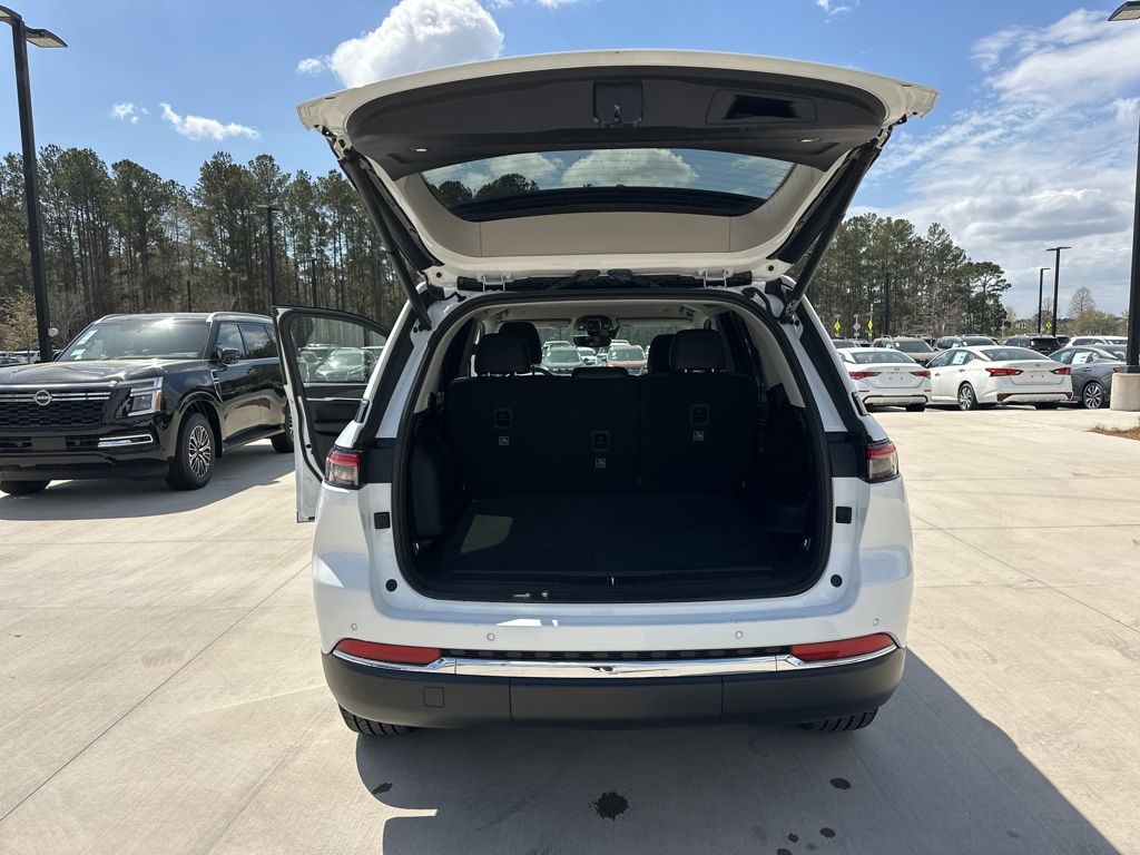 2023 Bright White Clearcoat Jeep Grand Cherokee Limited 4X4 SUV