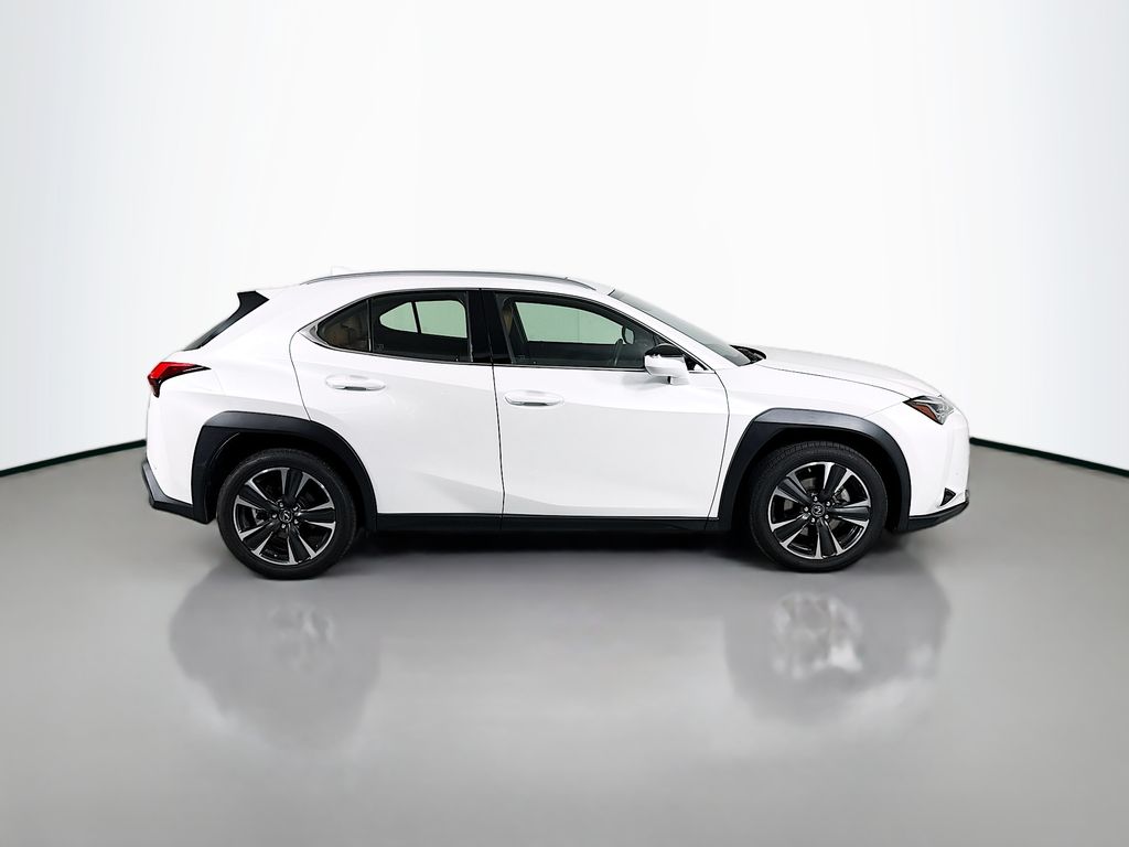 Thumbnail: 2020 Lexus UX - 4