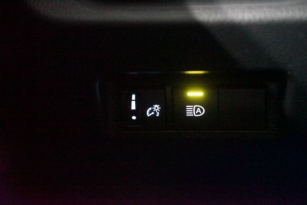 Thumbnail: 2025 Toyota RAV4 - 24