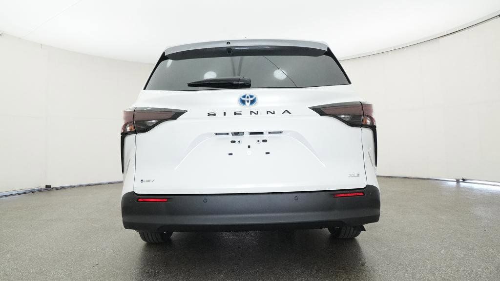 Thumbnail: 2025 Toyota Sienna - 9