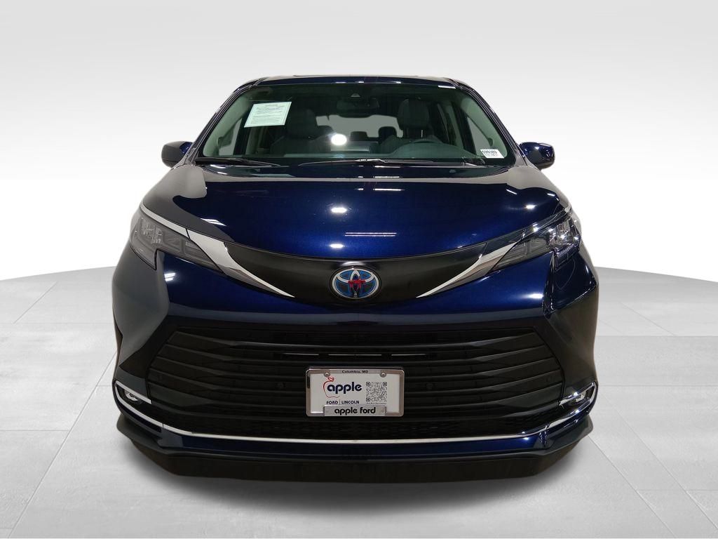 2024 Toyota Sienna XLE